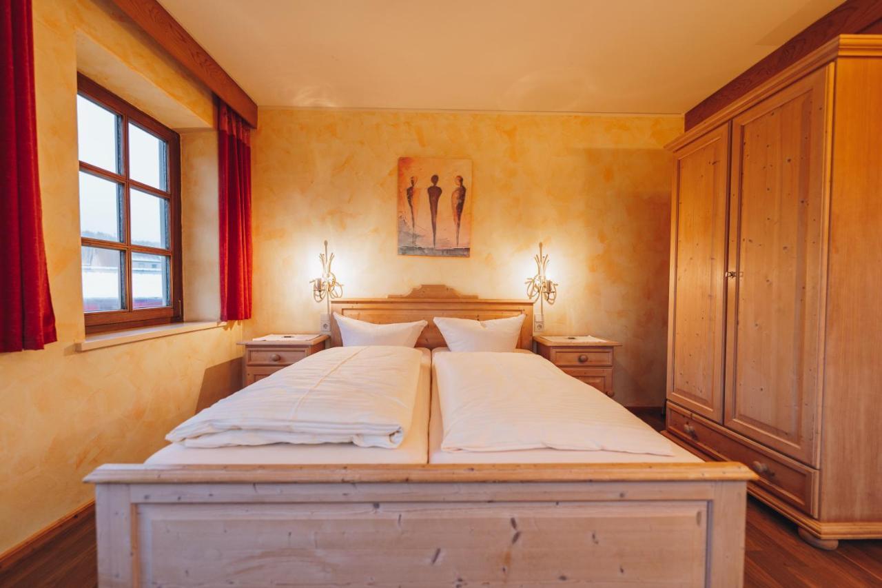 Landhotel Neukirchner Hof Neukirchen Bei Sulzbach-Rosenberg Eksteriør bilde