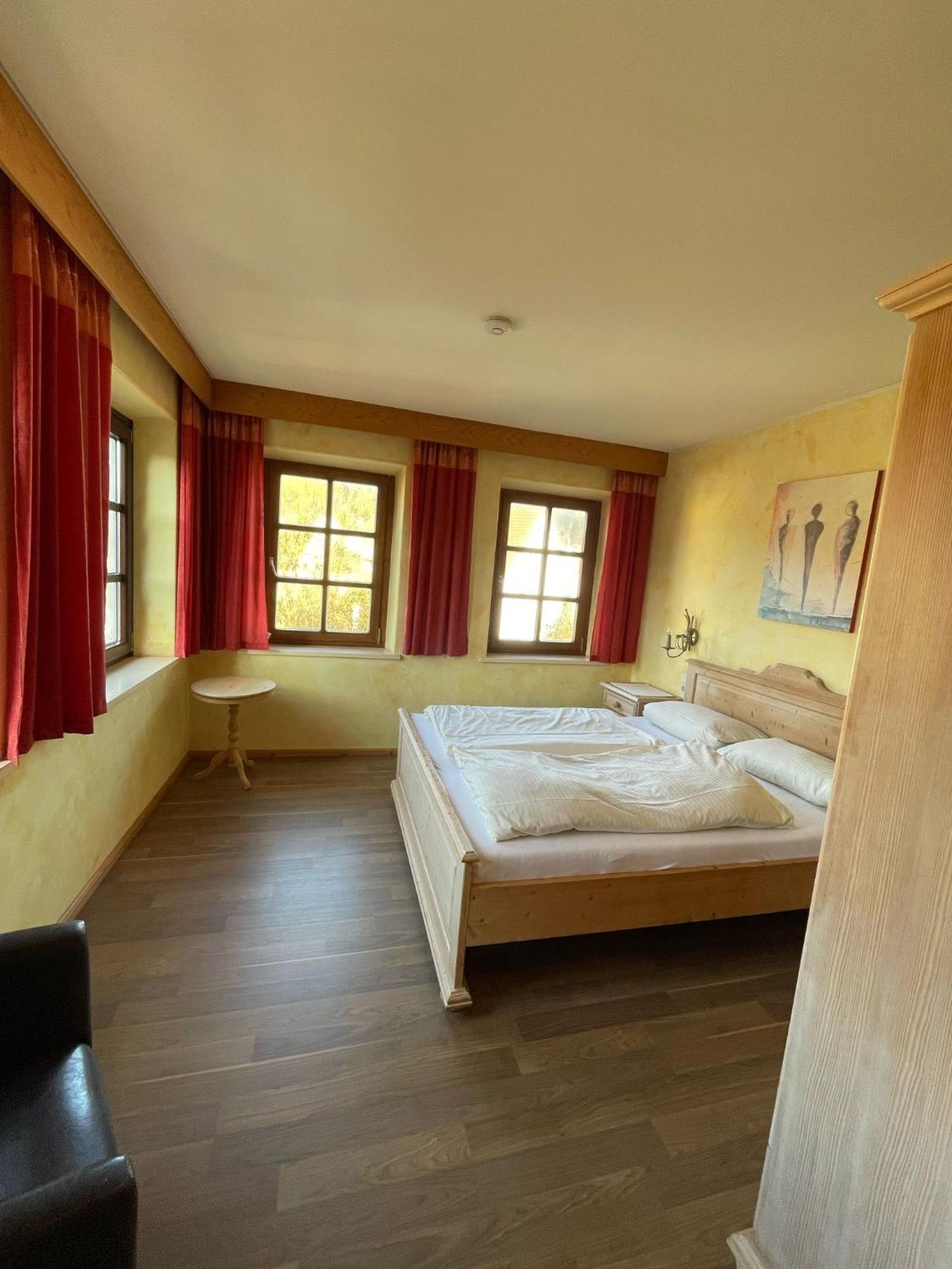 Landhotel Neukirchner Hof Neukirchen Bei Sulzbach-Rosenberg Eksteriør bilde